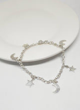 Cargar imagen en el visor de la galería, Pulsera Charms Mágicos ( se hace a pedido)