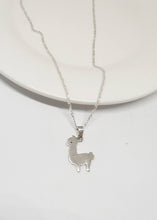 Cargar imagen en el visor de la galería, Llamita peruanita