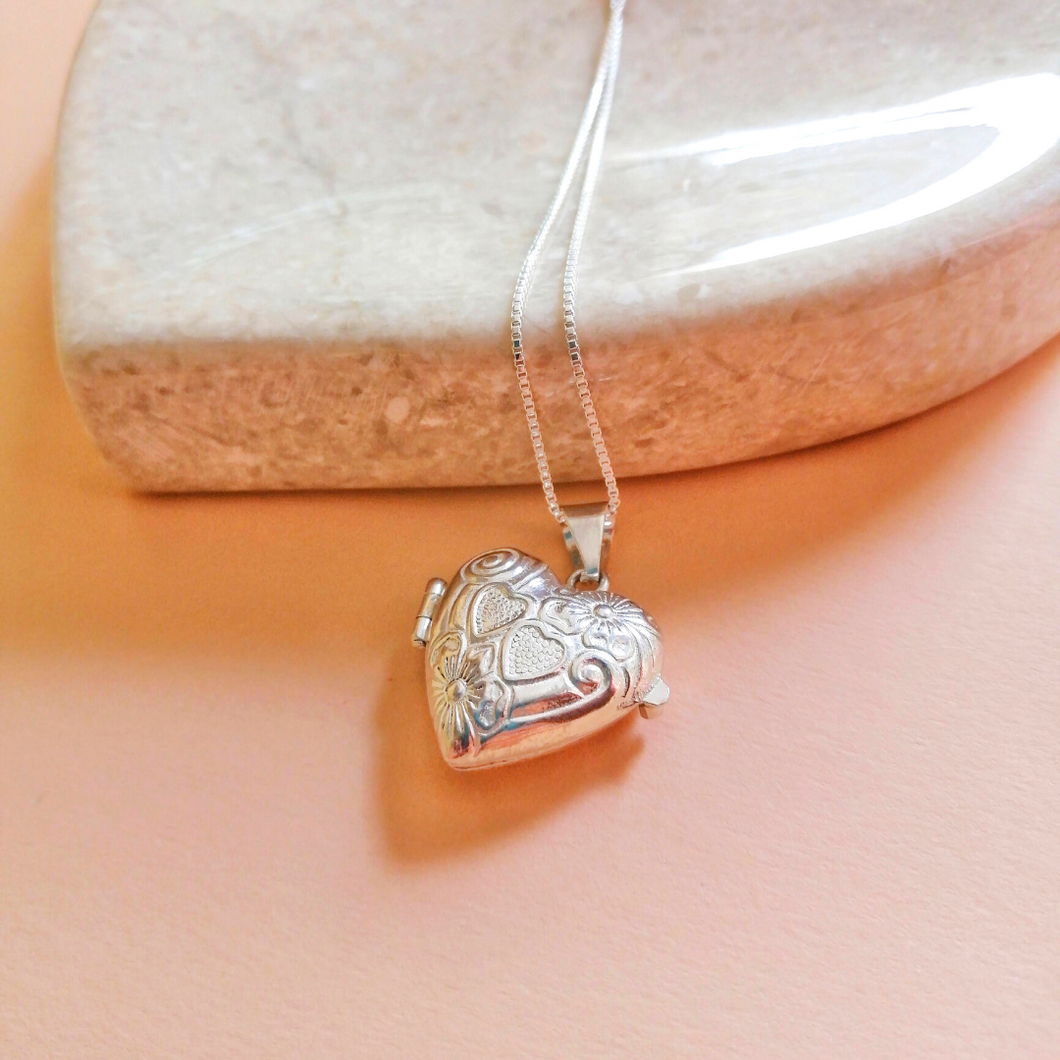 Relicario Corazón Labrado ( A PEDIDO)